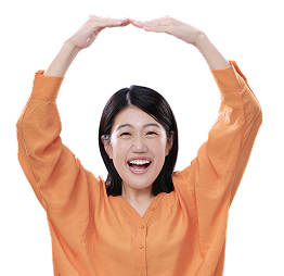 大きく手を広げて丸めているポーズをしている女性